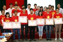 Tuyên dương nhóm phượt cứu nạn vụ xe khách lao xuống vực