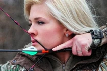 Nữ quân nhân Mỹ xinh đẹp, rắn rỏi 