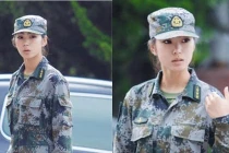 Nữ hướng dẫn viên quân sự đẹp nhất Trung Quốc