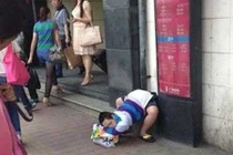 Hành động siêu khó đỡ của giới trẻ Trung Quốc (16)