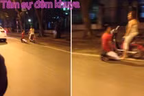 Trai trẻ quỳ gối cầu xin cô gái giữa đường gây xôn xao