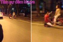 Trai trẻ quỳ gối cầu xin cô gái giữa đường gây xôn xao
