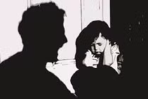 Yêu râu xanh già gây sốc với hành vi kỳ quặc