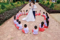 "Yêu không chịu nổi" đám cưới của cô giáo mầm non 9X