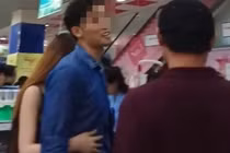 Tìm ra hot boy “tỏ thái độ” với người lớn trong siêu thị
