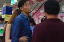 Tìm ra hot boy “tỏ thái độ” với người lớn trong siêu thị