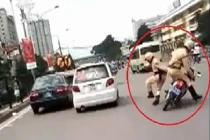 CSGT truy đuổi xe “điên” như phim hành động