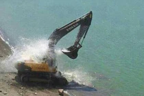 Muôn kiểu chống nóng cực dị của các quý ông