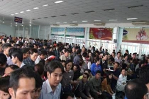 Đổ xô đổi vé tàu, ga Sài Gòn căng như dây đàn