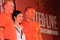 Hậu vệ Mikael Silvestre: Man Utd sẽ đến Việt Nam du đấu