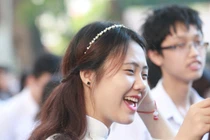 Nữ sinh cấp 3 đẹp tinh khôi trong ngày khai giảng