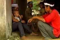 Cháu bé chết đói ở Hà Tĩnh: Ám ảnh người ở lại
