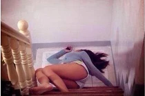 Kỳ quặc trào lưu chụp ảnh... “ngã cầu thang“