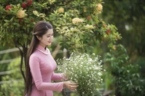 Mỹ nhân Quảng Bình hóa thân thành thiếu nữ Hà thành xưa