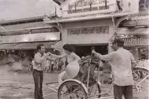 Ảnh cưới hoài cổ tái hiện Sài Gòn 30 năm trước