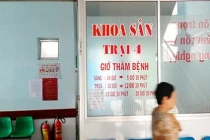 Nhận 200.000 đồng của bệnh nhân, nữ hộ sinh mất việc