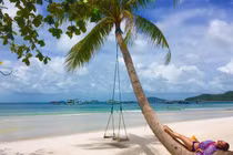 Đến địa danh “cây dừa đổ” đẹp như phim ở Phú Quốc