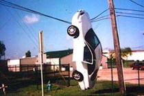 Những pha tai nạn ô tô thoát chết trong gang tấc