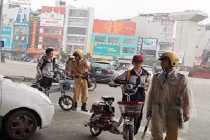 CSGT hóa trang “chộp” xe đạp điện vi phạm