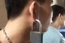 Ảnh cười Facebook: “Dân chơi không sợ mưa rơi“