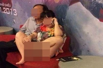 Kinh hoàng rạp chiếu phim thành nơi gái trẻ "khoe hàng", xả rác