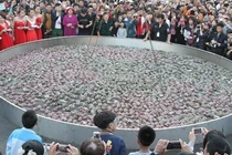 Cận cảnh nồi cua hấp “khủng” nhất thế giới