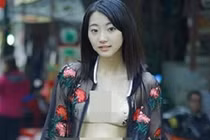 “Thiên thần nội y Nhật Bản” diện bikini dạo phố Hà Nội 