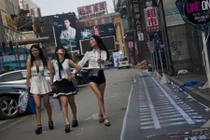 “Con đường thác loạn” của thanh niên TQ gây sốc