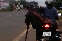 Đi ăn xin bằng xe… Air Blade ở Đắk Lắk