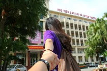 SV Báo chí tung bộ ảnh “Follow Me” chào đón sĩ tử