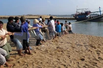 Cứu hộ thành công 6 thuyền viên bị nạn trên biển