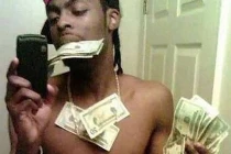 Trai trẻ thích thể hiện