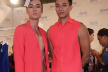 Hàng loạt mỹ nam Việt ... diện váy hồng 