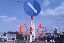 Ảnh cười Facebook: Biển báo giao thông “sexy“