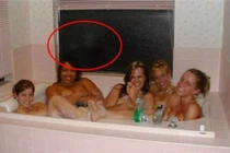 Rùng mình với những vị khách không mời trong ảnh