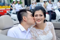 50 cặp đôi làm đám cưới tập thể, “du hí” quanh HN