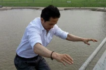 Quay phim người nhảy cầu tự tử 