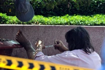 Ghê người cảnh chích ma túy công khai ở trung tâm Sài Gòn