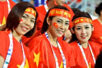 Đại sứ Đoàn TTVN rạng rỡ cổ vũ U23 Việt Nam