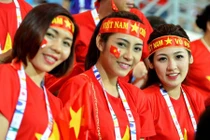 Đại sứ Đoàn TTVN rạng rỡ cổ vũ U23 Việt Nam