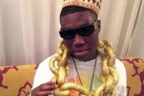 Ảnh cười Facebook: “Đại gia xiềng xích“