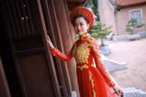 Nữ cảnh sát xứ Nghệ đẹp mê mẩn trong tà áo dài