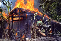 Ảnh khói lửa cho thấy sự khốc liệt của chiến tranh VN