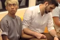 Cặp đồng tính nam chênh lệch lớn về ngoại hình gây bão