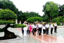 Nhóm bạn trẻ yêu Trường Sa, Hoàng Sa tri ân anh hùng liệt sĩ