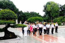 Nhóm bạn trẻ yêu Trường Sa, Hoàng Sa tri ân anh hùng liệt sĩ