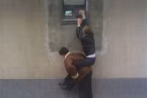 “Chết cười” với những “kiệt tác” của nhân loại (3)