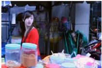 “Hot girl” bán bánh tráng trộn ở Đà Lạt gây sốt