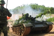 Xem bộ đội, xe tăng Quân khu 1 ầm ầm xung trận
