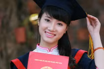 Vẻ đẹp trí tuệ của nữ thủ khoa đầu vào, đầu ra